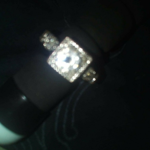 Ring - Picture 7 of 8